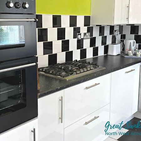 Great Sankey Serviced Accommodation Warrington Esterno foto