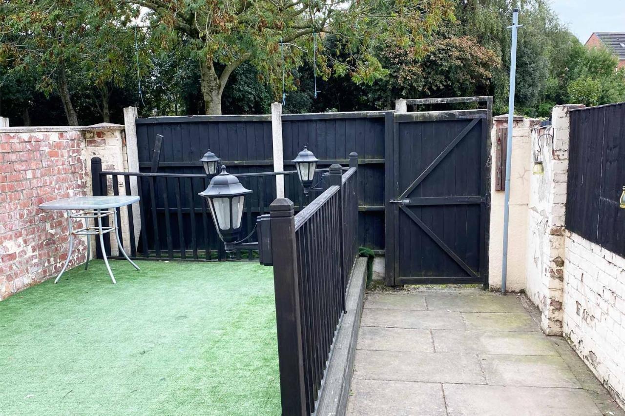 Great Sankey Serviced Accommodation Warrington Esterno foto