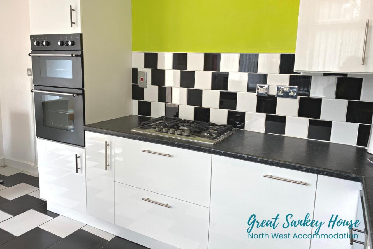 Great Sankey Serviced Accommodation Warrington Esterno foto
