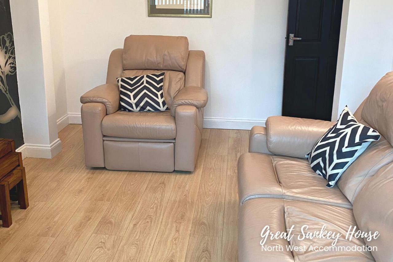 Great Sankey Serviced Accommodation Warrington Esterno foto