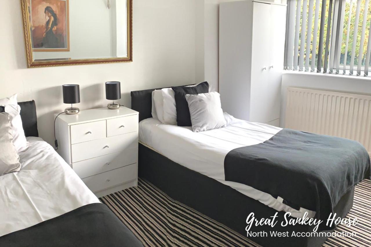 Great Sankey Serviced Accommodation Warrington Esterno foto
